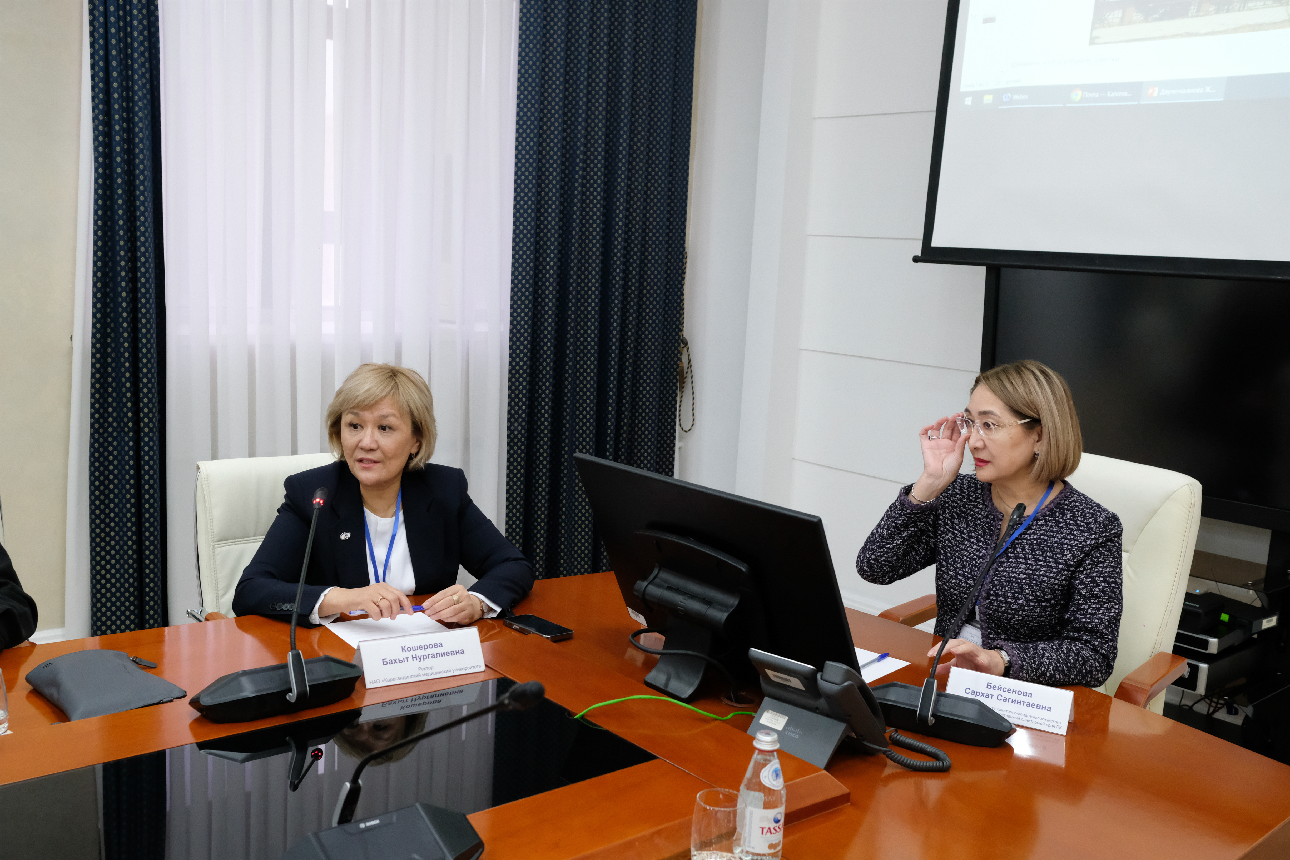 ҚР БАС МЕМЛЕКЕТТІК САНИТАРИЯЛЫҚ ДӘРІГЕРІНІҢ «ҚАРАҒАНДЫ МЕДИЦИНА УНИВЕРСИТЕТІ» КеАҚ-НДАҒЫ ЖҰМЫС КЕЗДЕСУ