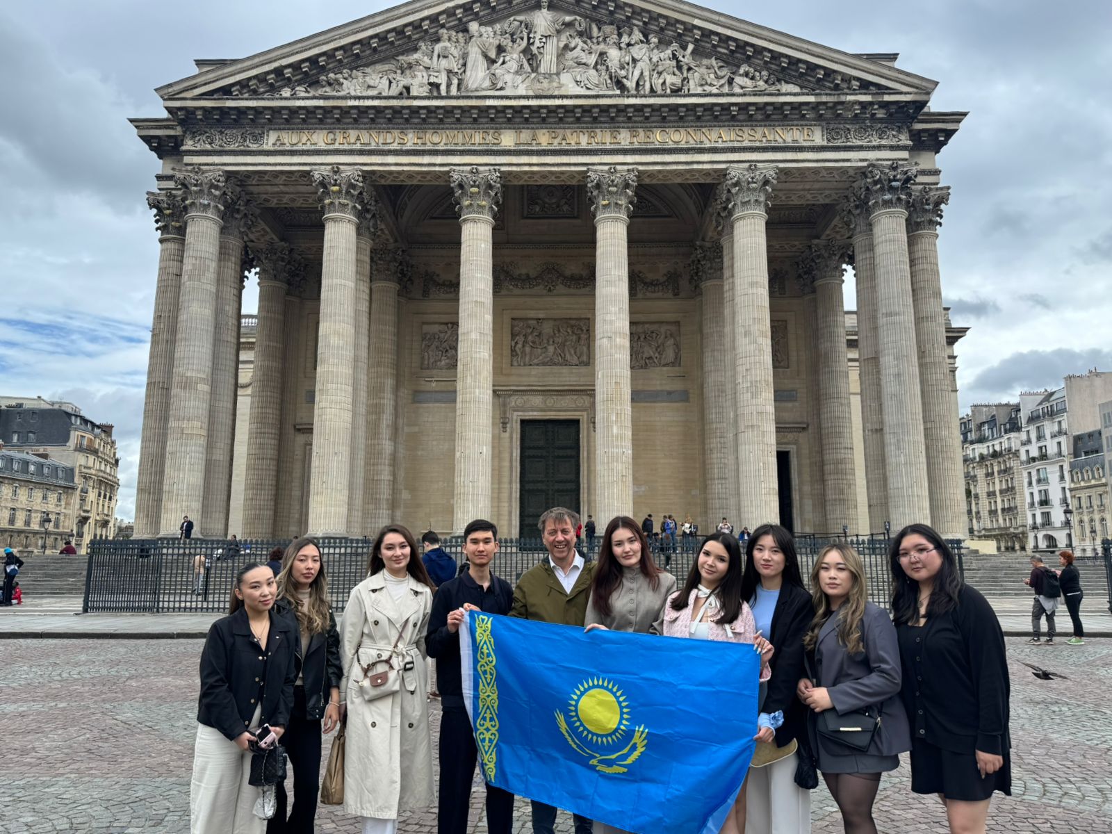 University of evry Paris-Saclay тағылымдамасында ҚМУ студенттері мен магистранттары