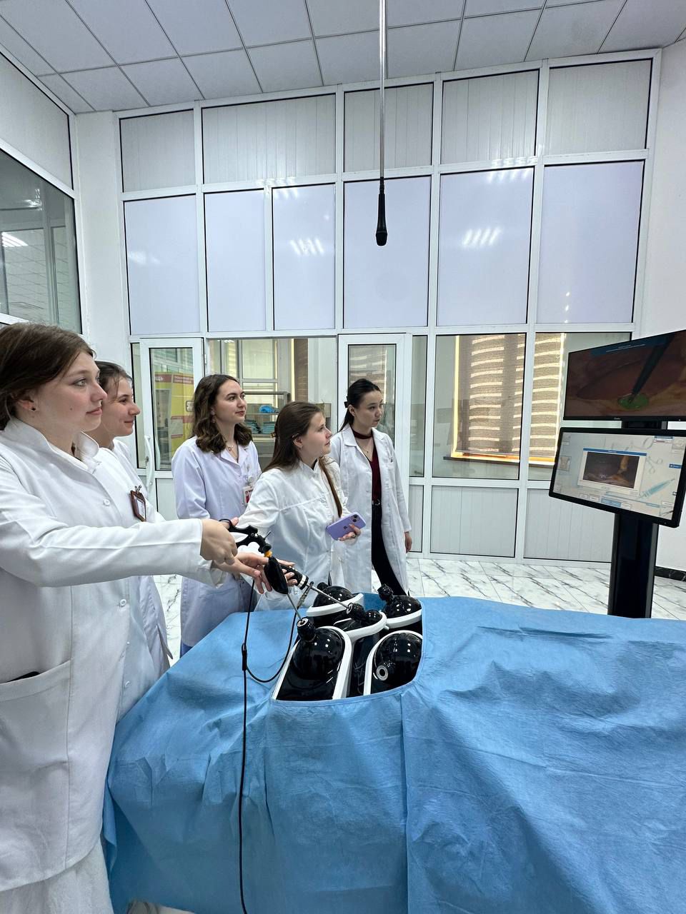  «Абуали ибн Сино атындағы Тәжік мемлекеттік медицина университетінде «Балалар мен жасөспірімдердегі неврологиялық патология» циклі бойынша біліктілігін арттырды»