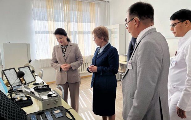 Визит министра здравоохранения в Институт общественного здоровья и профессионального здоровья НАО «МУК»