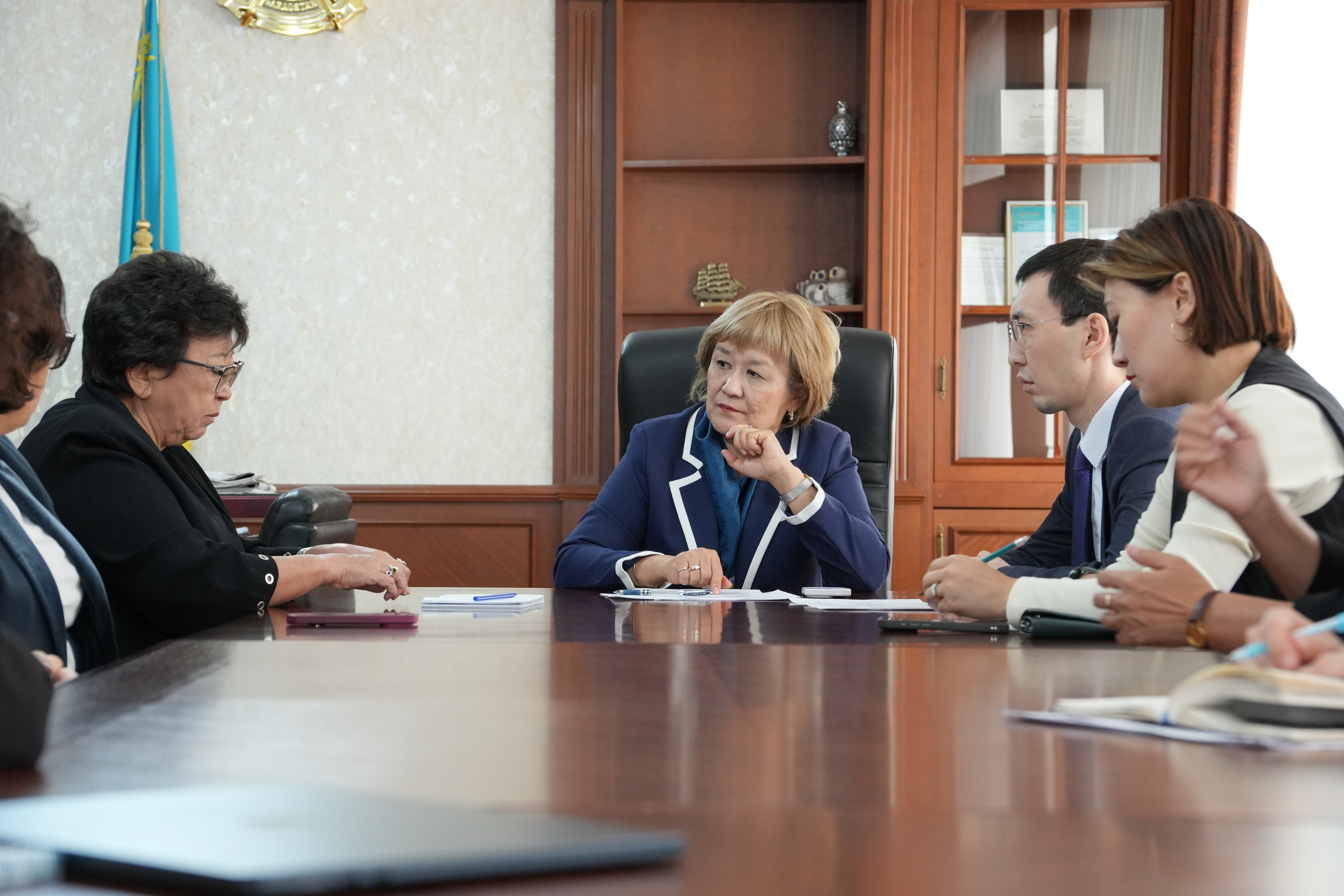 Білім беру бағдарламаларына иммунопрофилактика мәселелерін енгізу барысындағы ілгерілеуді бағалау бойынша ДДСҰ консультантының, ҚР ДСМ ДСҰ өкілінің сапары
